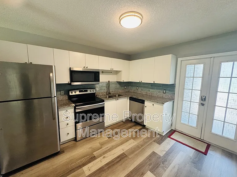 5021 Burlington Ave N — Photo 8