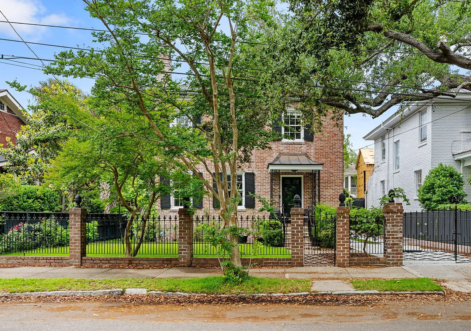 88 S Battery: Brick Home South of Broad — Photo 2