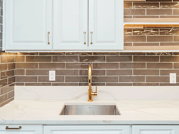 4th image of 115 Stanwix St #218