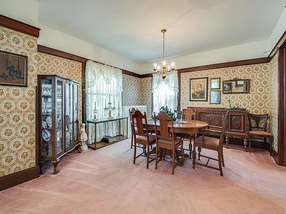 5th image of 366 Arbor Ave