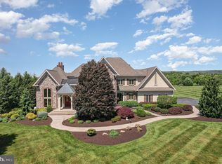 621 Southridge Dr, Mechanicsburg, PA 17055