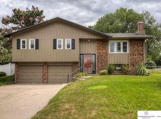 1037 S 216th St, Elkhorn, NE 68022