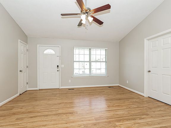 3rd image of 1106 Lillian Ct