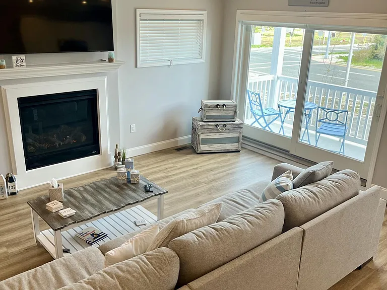 127 Dewey Dr — Photo 6