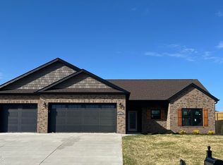 1121 Cabot Cv, Jonesborough, TN 37659