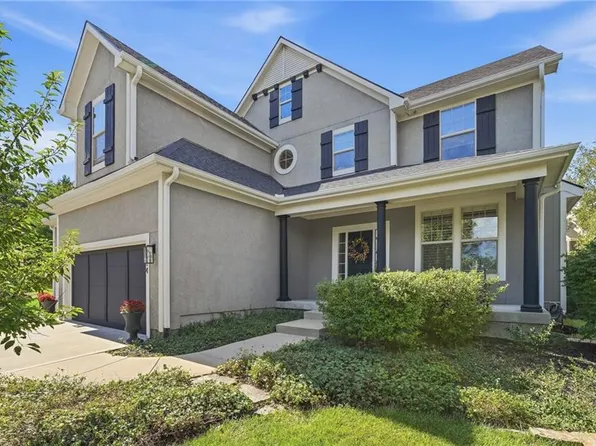 9014 W 158th Ter, Overland Park, KS 66221