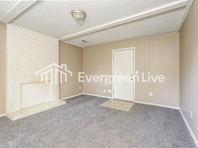 3612 Sellwood Rd — Photo 4