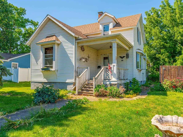 310 6th St, Lincoln, IL 62656