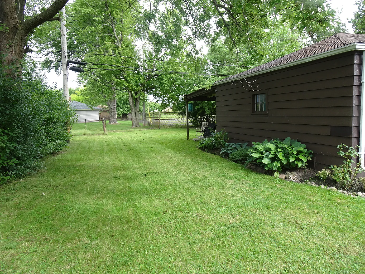 2 bed, 950 sqft, $1,600 — Photo 3