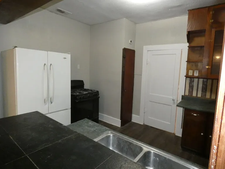 1436 E North 10th St — Photo 11