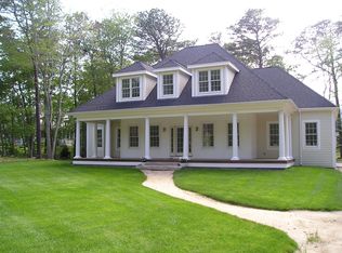 27 Bayberry Ln, Tisbury, MA 02568
