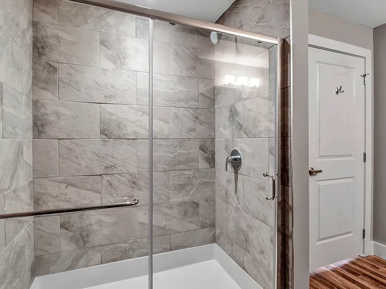 Crescendo Loft Apartments — Photo 43