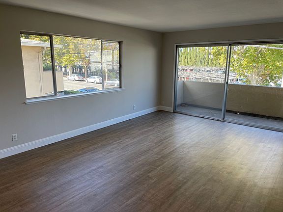 3rd image of 220 Peninsula Ave #6