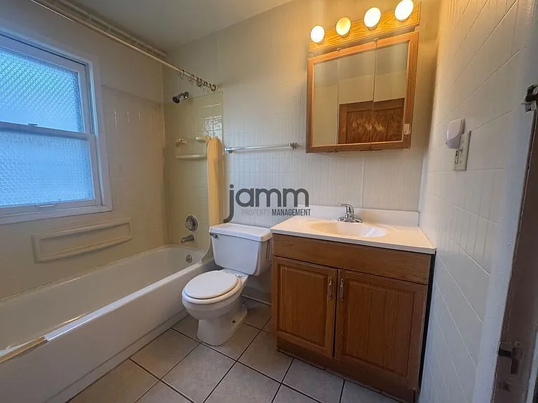 4347 W 49th St #UPPER — Photo 9