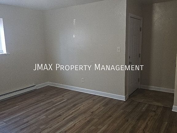 3rd image of 5105 Hildebrand Rd NW APT D