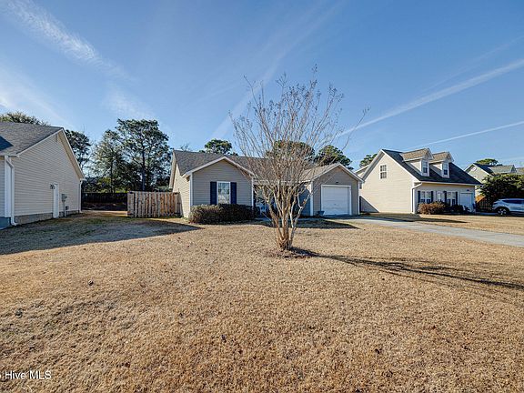 2nd image of 718 Tisbury Lane