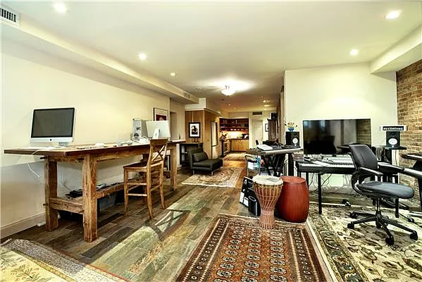 Rented by Metropolitan Res. Partners | media 24