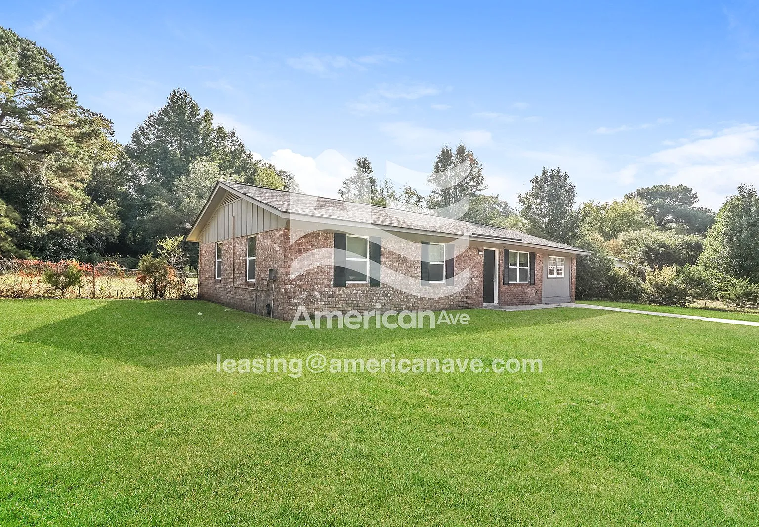 3 bed, 1.5 bath, 1300 sqft, $1,231 — Photo 3
