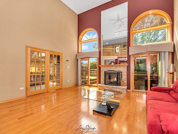 5th image of 8041 Enclave Ln