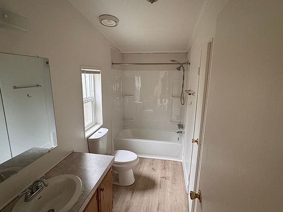 5th image of 39013 NE 207th Ave