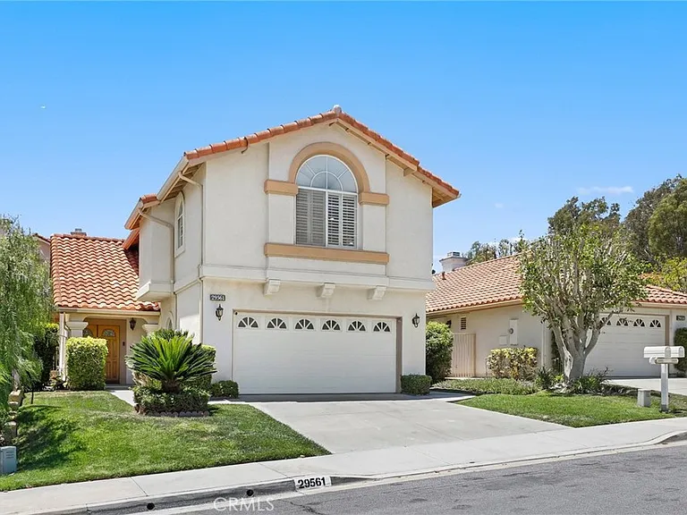 29561 Michelis St — Photo 1