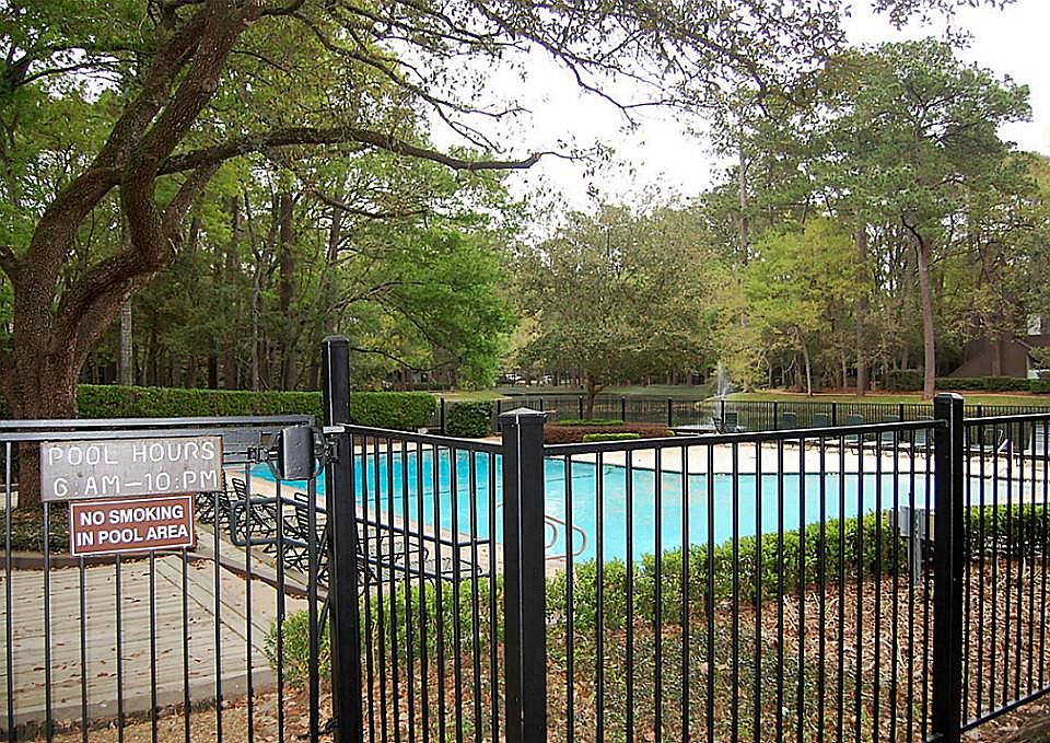 2nd image of 358 Litchfield Ln