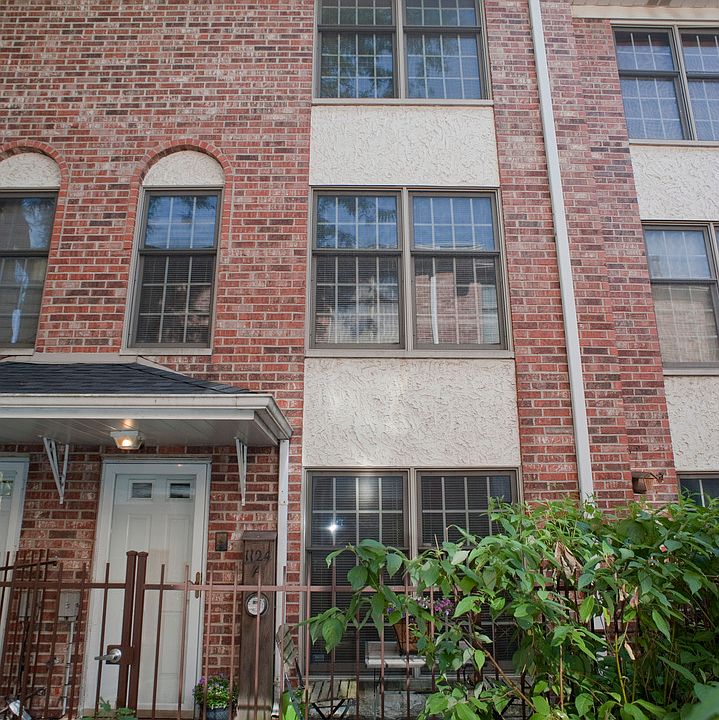 1st image of 1124 Des Plaines Ave #A