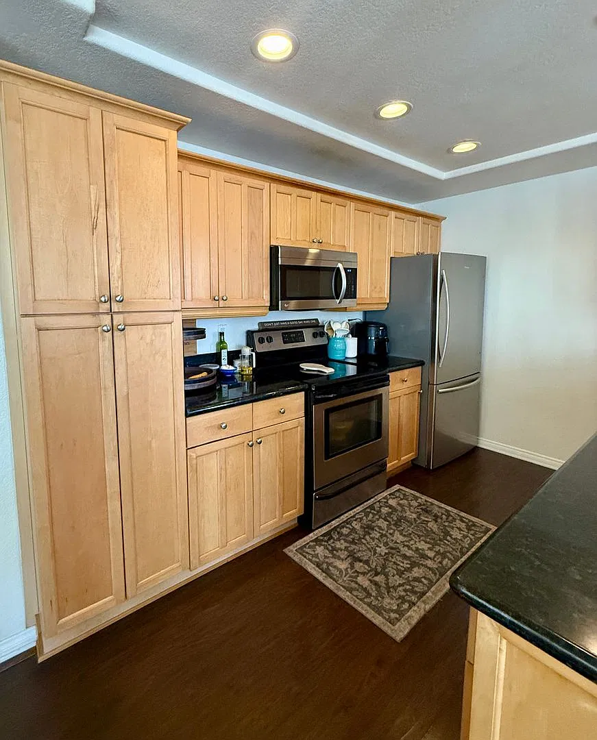 Beautifully renovated 2 BD, 1 BA condo with A/C for rent in City Heights! — Photo 2