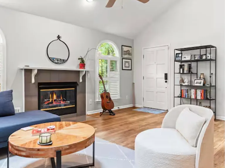 69 Margaret Pl — Photo 4