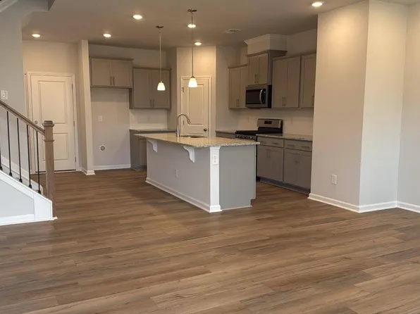 164 Abbots Mill Dr, Raleigh, NC 27603