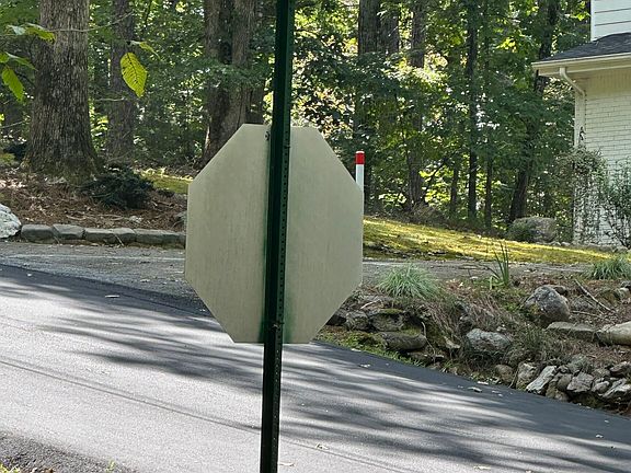 2nd image of 6034 Belle Meade Ct