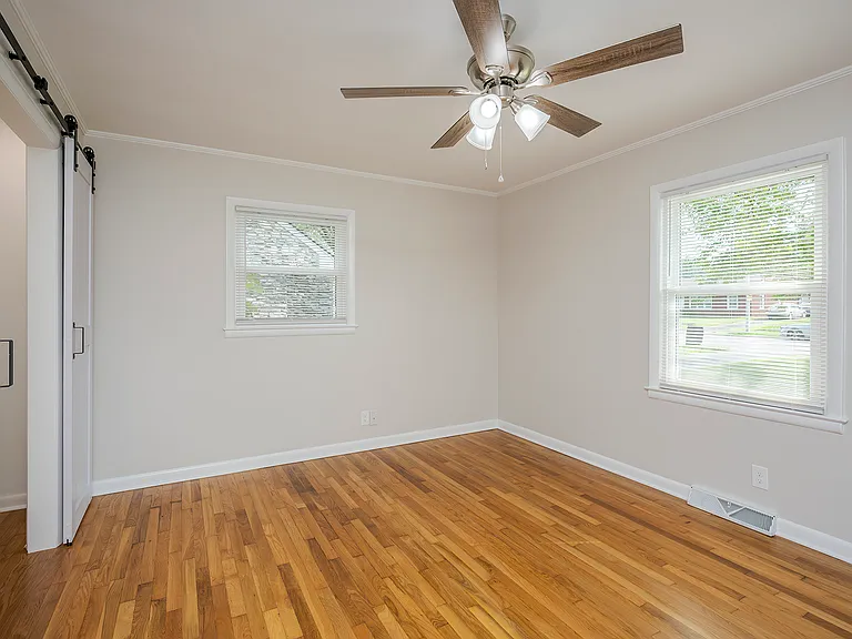 1022 Della Dr — Photo 19