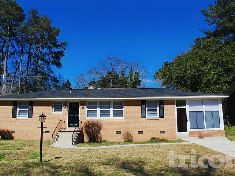 1834 Ashby Rd — Photo 2