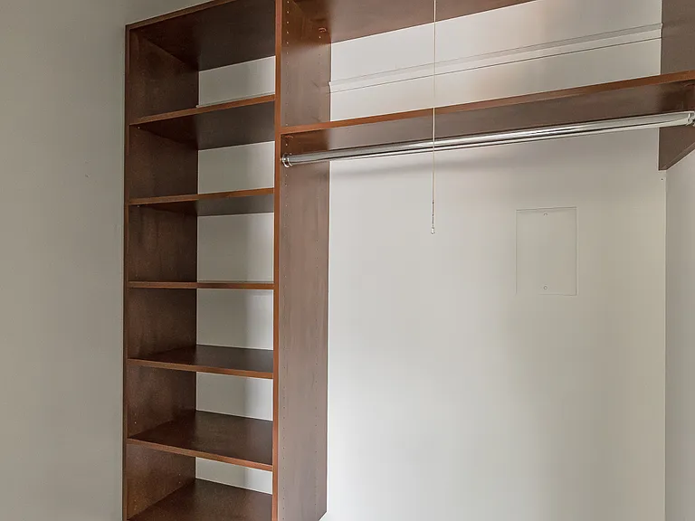 4103 Benjamin Ave #7 — Photo 6