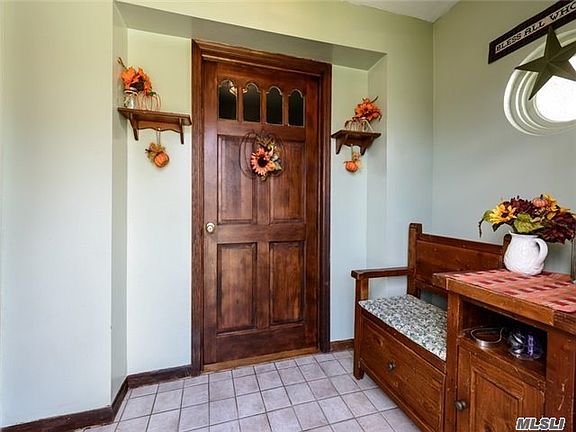 2nd image of 165 Greenway W