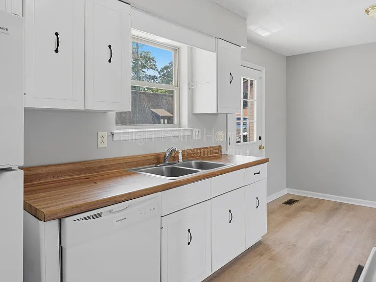 90 Park St #102 — Photo 12