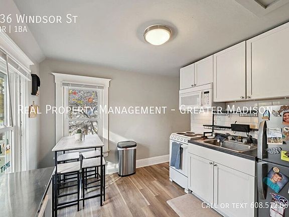3rd image of 136 Windsor St