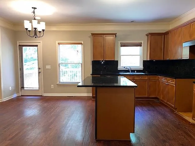 211 Water Oak Pl — Photo 5