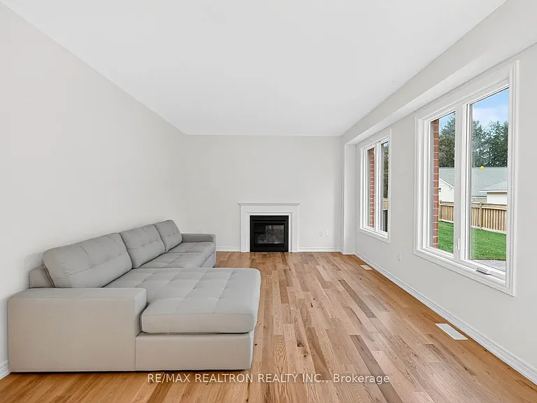 1 Wakefield Blvd — Photo 9