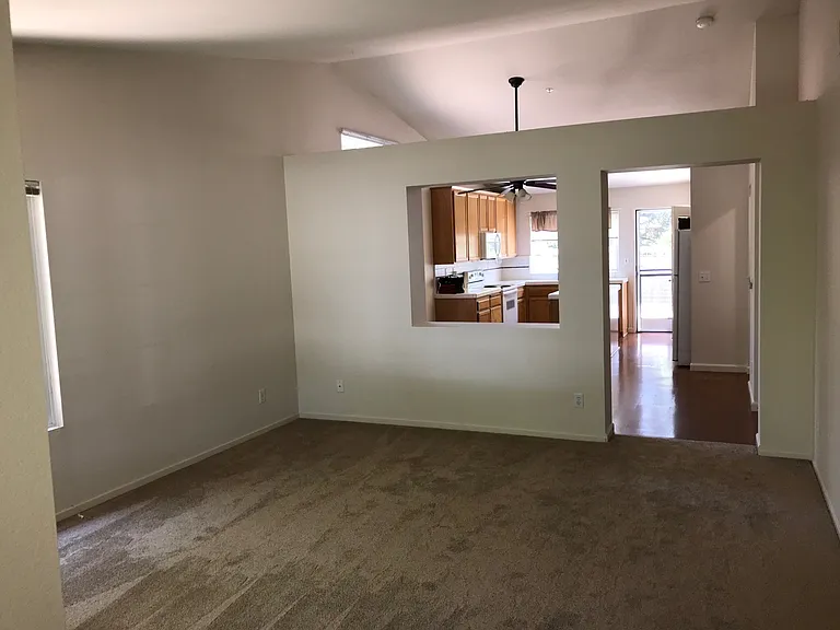 120 Philip Dr — Photo 3
