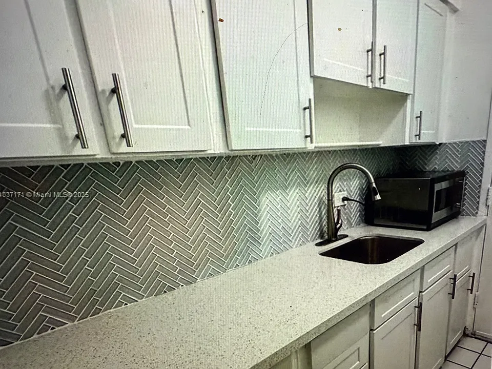 beautiful updated large kitchen