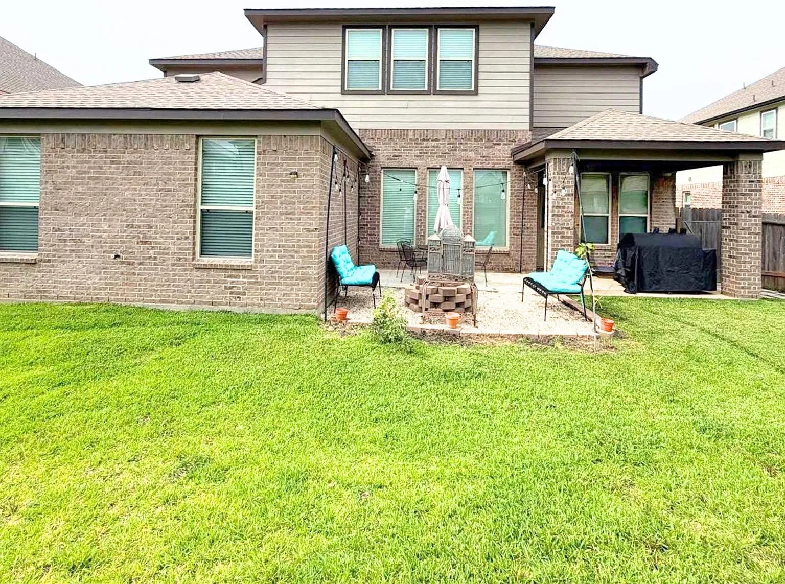 5 bed, 4.5 bath, 4028 sqft, $4,200 — Photo 3