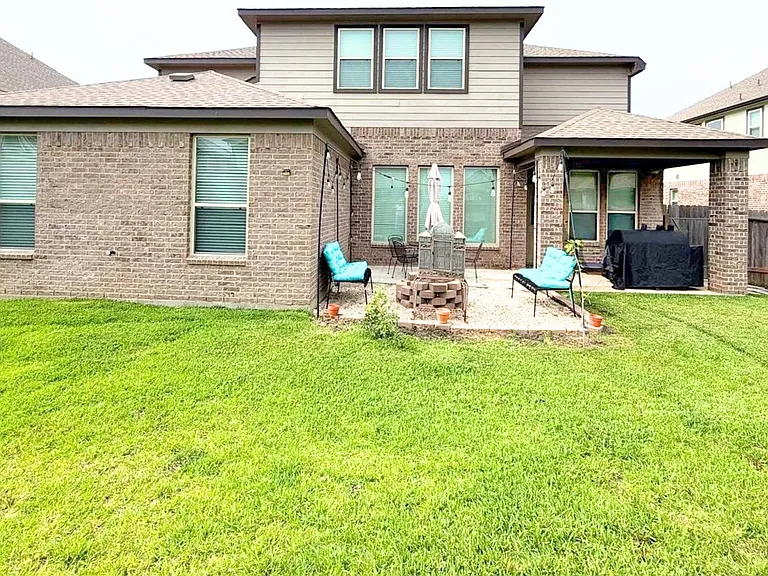 244 Upland Dr — Photo 3