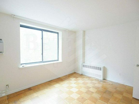 4th image of 359 E 62nd St APT 3C