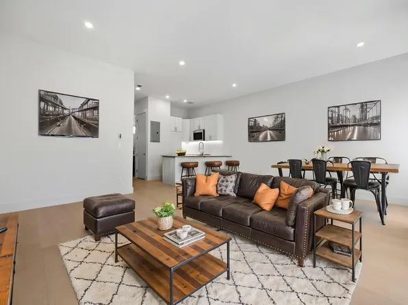 233 East 60th Street image 1 of 18