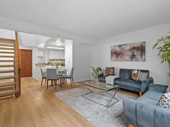 8461 Via Mallorca Unit 23, La Jolla, CA 92037