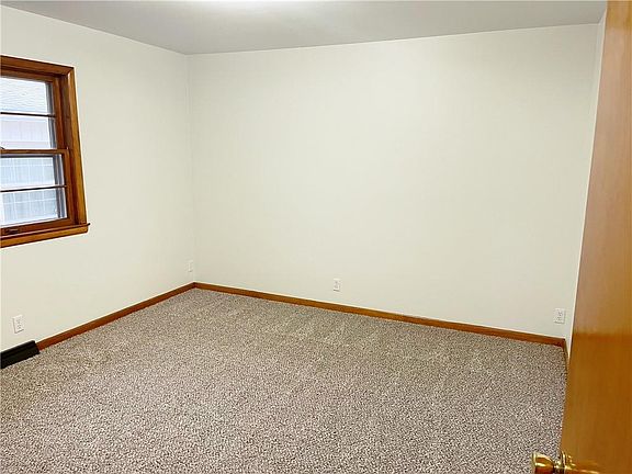 5th image of 3020 E 42nd St