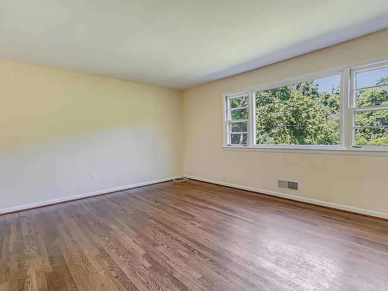 8808 Patricia Ct — Photo 9
