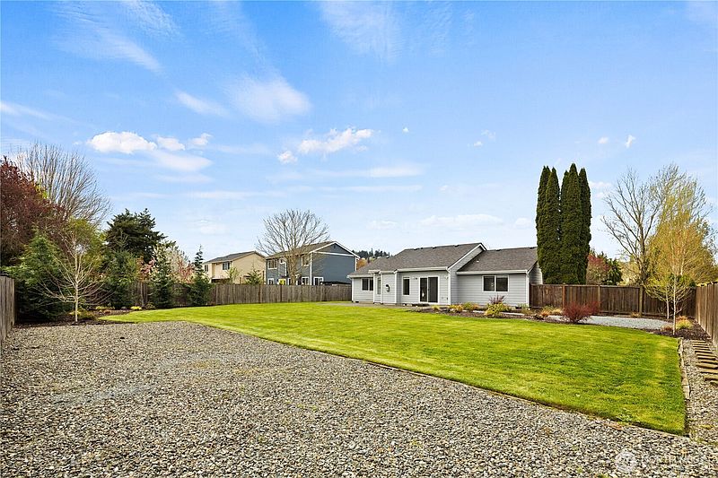 3rd image of 8401 152nd Avenue E