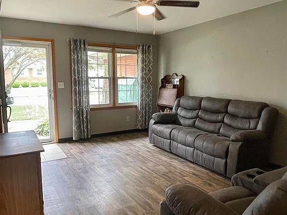 2nd image of 2837 Strawbridge Pl